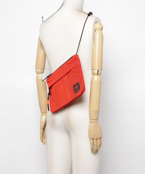 Mammut（マムート）の「エクセロン サコッシュ 2L / Xeron Sacoche（ショルダーバッグ・メンズ・レッド・2L）」の5枚目の写真