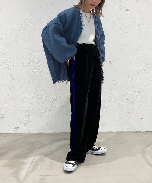 apres jour mignon(アプレジュールミニョン)の「ラインベロアパンツ【ZOZOTOWN限定アイテム】【11PO】(その他パンツ・レディース・ダークパープル/ブラック/グリーン・MEDIUM/SMALL/X-LARGE)」の8枚目の写真