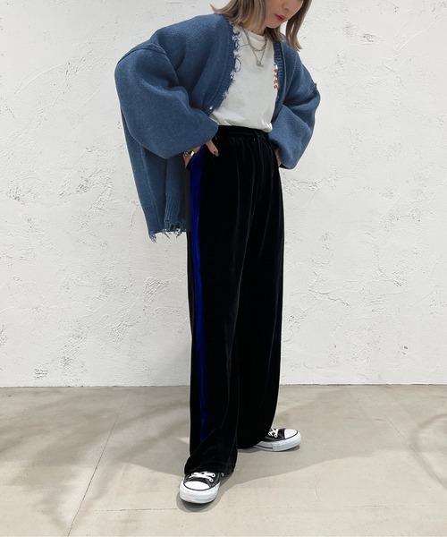 apres jour mignon(アプレジュールミニョン)の「ラインベロアパンツ【ZOZOTOWN限定アイテム】【11PO】(その他パンツ・レディース・ダークパープル/ブラック/グリーン・MEDIUM/SMALL/X-LARGE)」の9枚目の写真