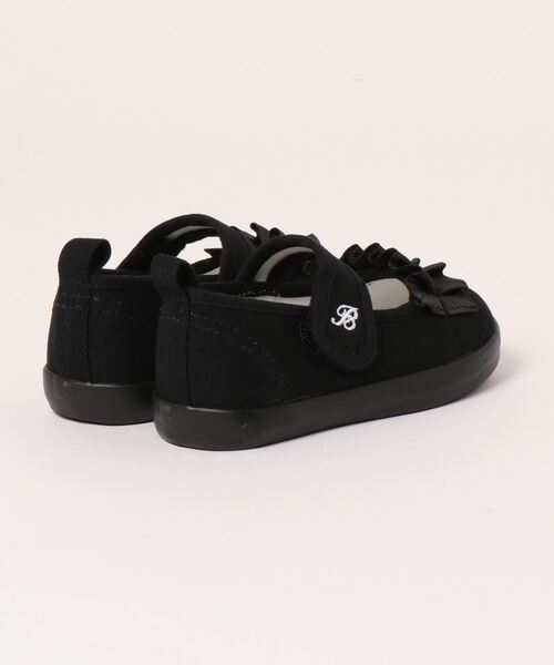 BeBe（ベベ）の「BeBe/フリル付きマジックテープストラップシューズ(14~19cm)（パンプス・キッズ・ブラック・15 /14/18/17/19/16）」の4枚目の写真