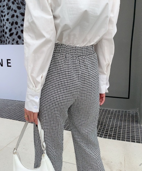 Diosfront（ディオスフロント）の「千鳥柄スリットセミワイドパンツ（その他パンツ・レディース・ブラック/ブラウン・S/M/L）」の3枚目の写真