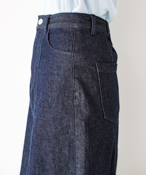 haco!（ハコ）の「いつものカジュアルコーデに大人っぽさと女っぽさをプラス！気になるところもそっと隠してくれる　こだわりシルエットのデニムフレアースカート by who made me（デニムスカート・レディース・インディゴブルー・SMALL/MEDIUM/LARGE/X-LARGE）」の19枚目の写真