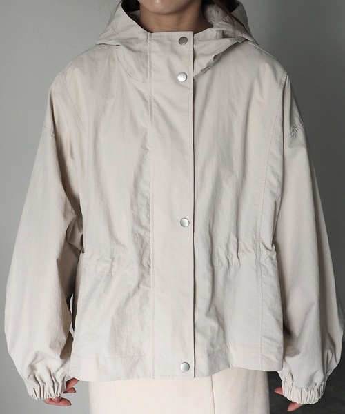 Riberry(リベリー)の「ボリューム袖マウンテンパーカー(マウンテンパーカー・レディース・アイボリー/ブラック/ベージュ・MEDIUM)」の22枚目の写真