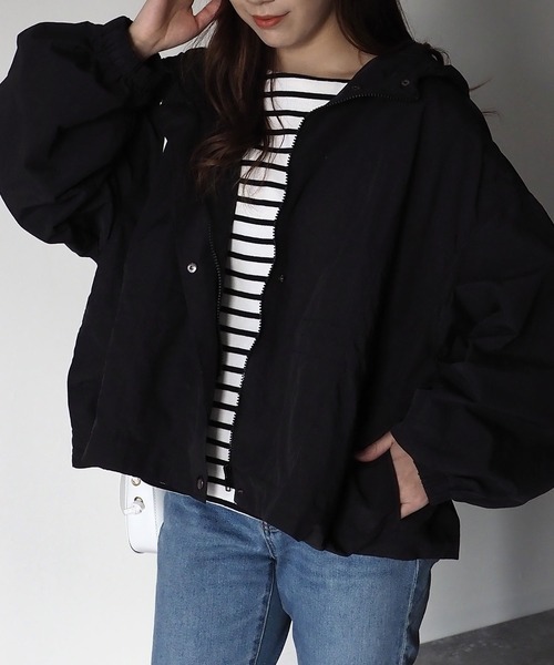 Riberry(リベリー)の「ボリューム袖マウンテンパーカー(マウンテンパーカー・レディース・アイボリー/ブラック/ベージュ・MEDIUM)」の12枚目の写真