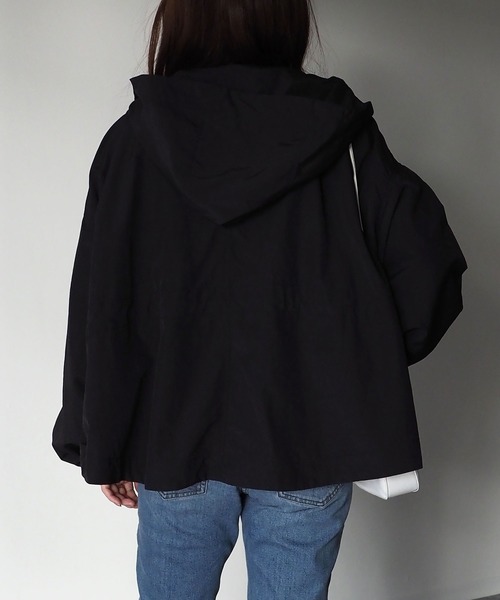 Riberry(リベリー)の「ボリューム袖マウンテンパーカー(マウンテンパーカー・レディース・アイボリー/ブラック/ベージュ・MEDIUM)」の14枚目の写真