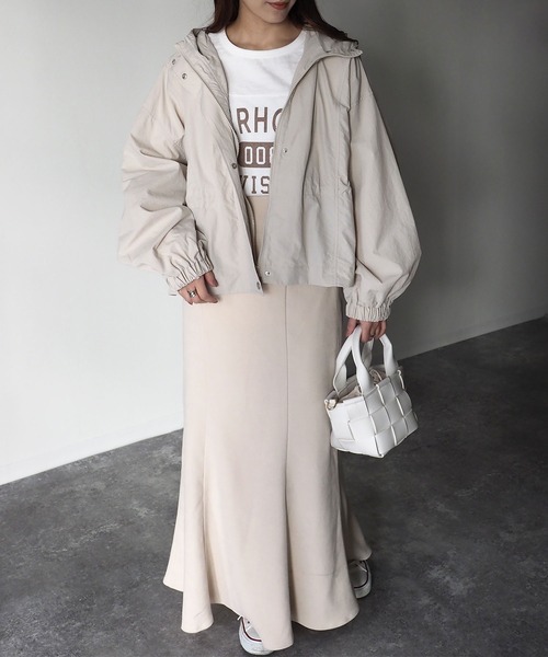 Riberry(リベリー)の「ボリューム袖マウンテンパーカー(マウンテンパーカー・レディース・アイボリー/ブラック/ベージュ・MEDIUM)」の20枚目の写真