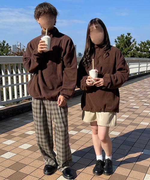 PairPair（ペアペア）の「フリースプルオーバー(ユニセックス)（スウェット・レディース・ブラウン/カーキ・MEDIUM/LARGE）」の3枚目の写真