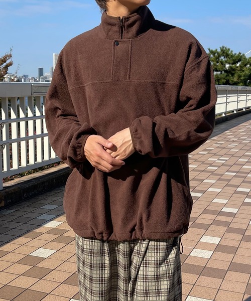 PairPair（ペアペア）の「フリースプルオーバー(ユニセックス)（スウェット・レディース・ブラウン/カーキ・MEDIUM/LARGE）」の4枚目の写真