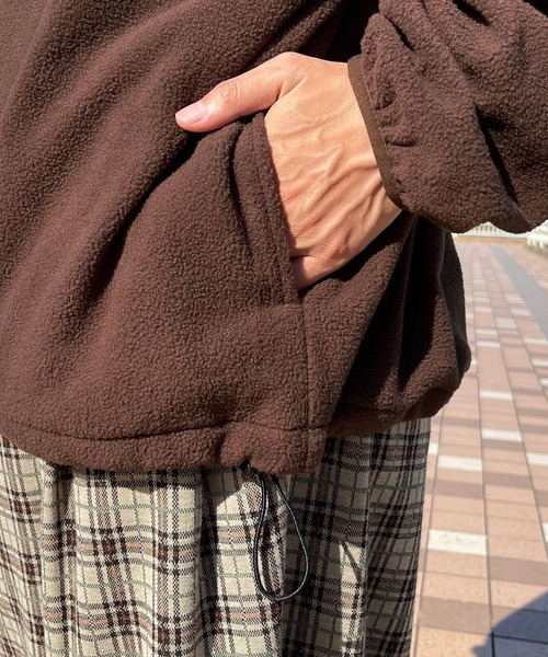 PairPair（ペアペア）の「フリースプルオーバー(ユニセックス)（スウェット・レディース・ブラウン/カーキ・MEDIUM/LARGE）」の22枚目の写真