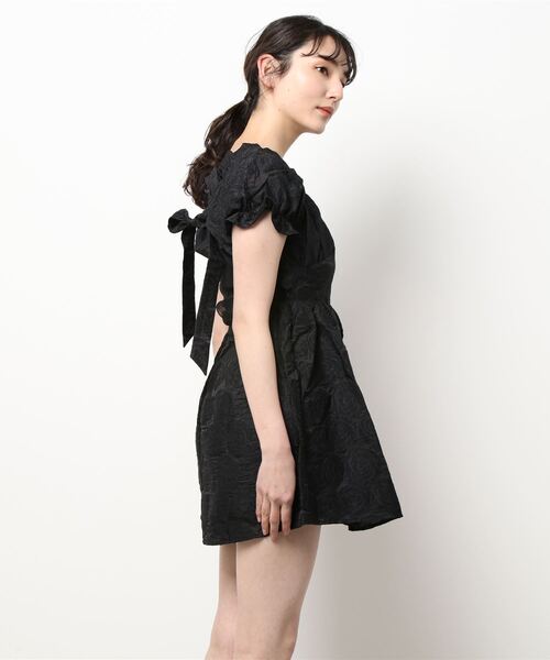 lissi Boutique（リージーブティック）の「【lissi Boutique】ローズ柄バックシースルーリボンミニワンピース（ワンピース・レディース・ブラック/アイボリー・FREE）」の12枚目の写真