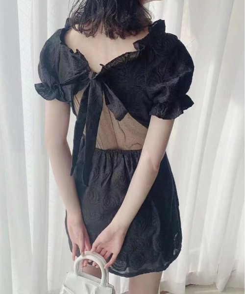 lissi Boutique（リージーブティック）の「【lissi Boutique】ローズ柄バックシースルーリボンミニワンピース（ワンピース・レディース・ブラック/アイボリー・FREE）」の2枚目の写真