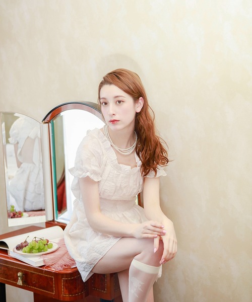 lissi Boutique（リージーブティック）の「【lissi Boutique】ローズ柄バックシースルーリボンミニワンピース（ワンピース・レディース・ブラック/アイボリー・FREE）」の5枚目の写真