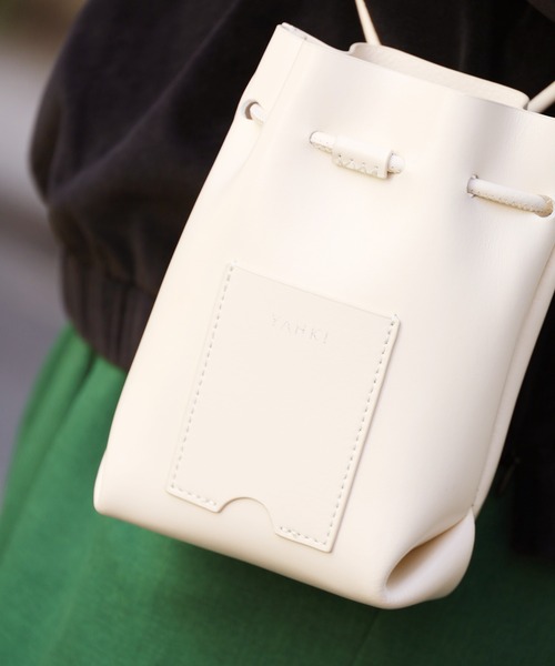 YAHKI(ヤーキ)の「YAHKI/ヤーキ DRAWSTRING BAG ミニ レザーショルダーバッグ(ショルダーバッグ・レディース・ブラック/オフホワイト・FREE)」の8枚目の写真