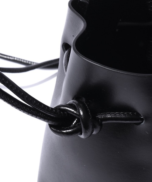 YAHKI(ヤーキ)の「YAHKI/ヤーキ DRAWSTRING BAG ミニ レザーショルダーバッグ(ショルダーバッグ・レディース・ブラック/オフホワイト・FREE)」の12枚目の写真