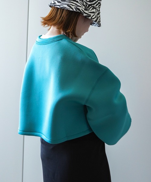 VENCEEXCHANGE（ヴァンスエクスチェンジ）の「ショート丈エンボス加工ダンボールプルオーバー（スウェット・レディース・ブラック/オフホワイト/グリーン・FREE）」の4枚目の写真