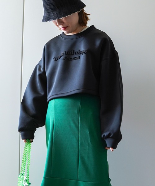 VENCEEXCHANGE（ヴァンスエクスチェンジ）の「ショート丈エンボス加工ダンボールプルオーバー（スウェット・レディース・ブラック/オフホワイト/グリーン・FREE）」の11枚目の写真