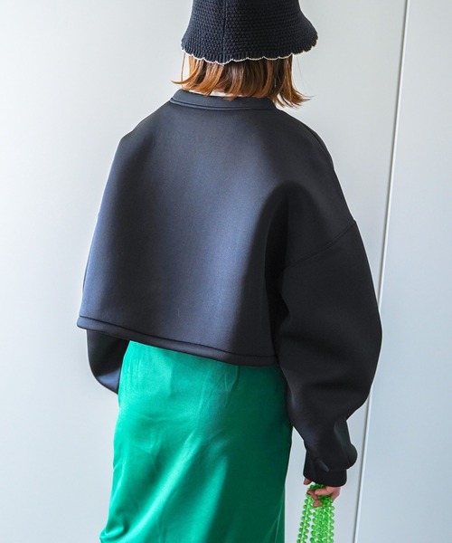 VENCEEXCHANGE（ヴァンスエクスチェンジ）の「ショート丈エンボス加工ダンボールプルオーバー（スウェット・レディース・ブラック/オフホワイト/グリーン・FREE）」の14枚目の写真