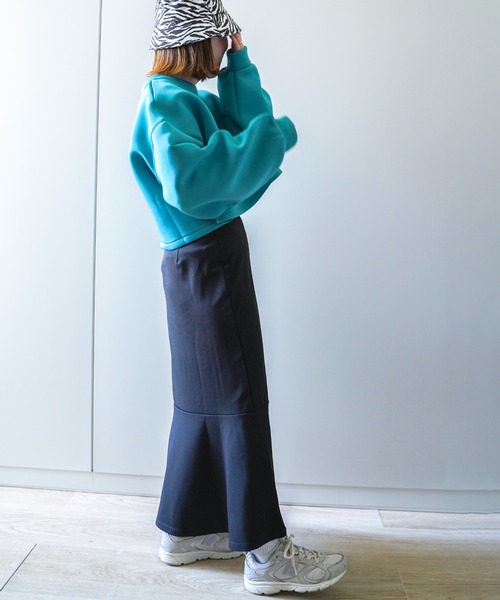 VENCEEXCHANGE（ヴァンスエクスチェンジ）の「ショート丈エンボス加工ダンボールプルオーバー（スウェット・レディース・ブラック/オフホワイト/グリーン・FREE）」の5枚目の写真