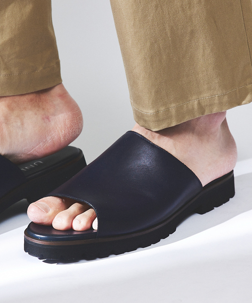 alfredoBANNISTER（アルフレッドバニスター）の「【WEB別注】タンクソール ミュール レザーサンダル（サンダル・メンズ・ブラック/ブラック系その他/ネイビー・40/41/42/43/45/39/44）」の3枚目の写真