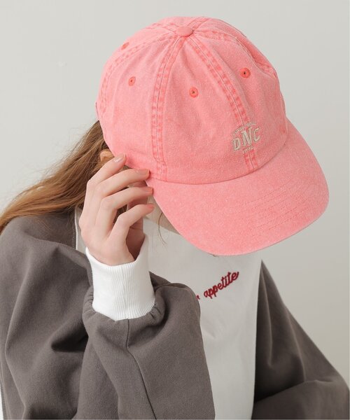 DOUBLE NAME（ダブルネーム）の「NEWHATTAN刺しゅう加工CAP（キャップ・レディース・ピンク/ターコイズブルー/スミクロ/キナリ・FREE）」の4枚目の写真