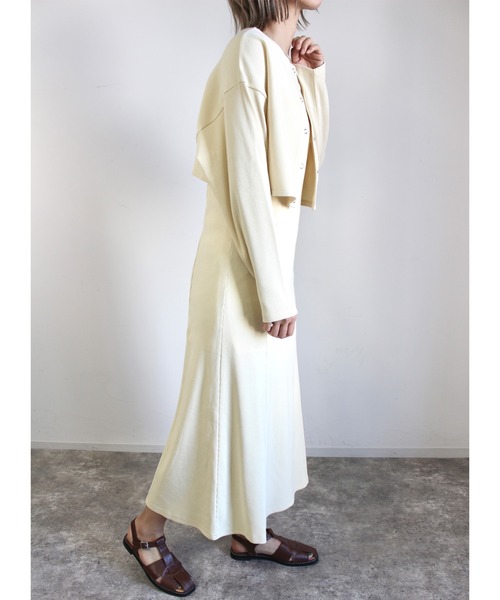 MLI'A(エムリア)の「マーメイドリブキャミワンピース(セットアップ対応)(ワンピース・レディース・アイボリー/ブラック/グリーン/ブルー/オレンジ/ホワイト×ネイビー・M)」の9枚目の写真