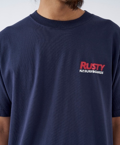 RUSTY(ラスティ)の「【RUSTY:ラスティー】ロゴTシャツ 90S FIT バックプリント(Tシャツ/カットソー・メンズ・ホワイト/ブラック/ネイビー/ライトブルー・MEDIUM/LARGE/X-LARGE)」の9枚目の写真