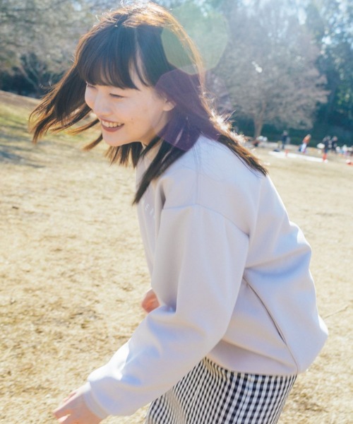 NUMERALS（ヌメラルズ）の「【WOMEN】[NUMERALS]ダンボールクルーネックスウェット（スウェット・レディース・ホワイト/ライトブルー/ライトベージュ/チャコール・60/75）」の19枚目の写真