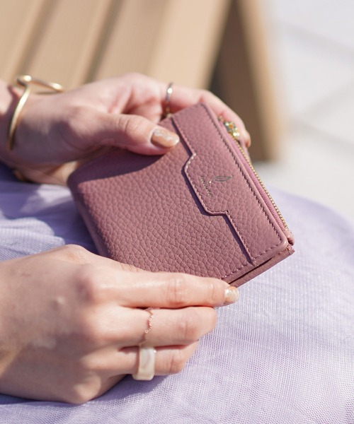 mieno（ミエノ）の「[mieno]牛革レザー二つ折りミニ財布（財布・レディース・ベージュ/ブルー/レモンイエロー/ローズ/ウッド/ブラウン/ブラック/キャメル・FREE）」の11枚目の写真