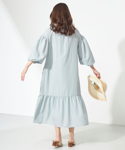 Feroux(フェルゥ)の「【洗える】ワッシャーエステル裾ティアード ワンピース(ドレス・レディース・ホワイト系/スカイブルー系/ブラック系/スモーキーグリーン系1・1/2)」の10枚目の写真