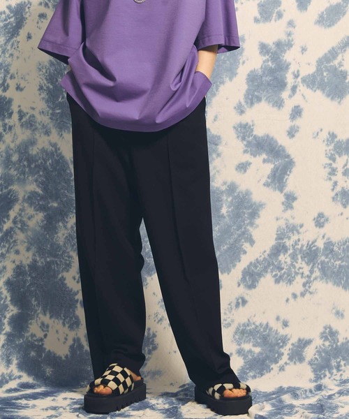 MAISON SPECIAL(メゾンスペシャル)の「《ユニセックスアイテム》梨地ダブルクロスピンタック1タックワイドパンツ【MAISON SPECIAL/メゾンスペシャル】(その他パンツ・メンズ・ブルー/ブラック/レッド/グリーン/オフホワイト・0/2/1)」の3枚目の写真