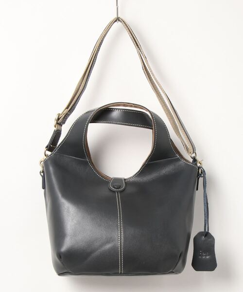 fes（フェス）の「【fes/フェス】 カウレザー 2wayハンドバッグ（ハンドバッグ・レディース・レッド/グリーン/キャメル/ネイビー・FREE）」の2枚目の写真