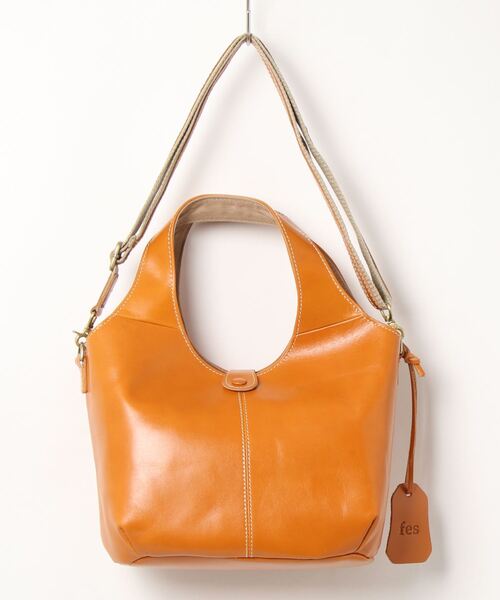 fes（フェス）の「【fes/フェス】 カウレザー 2wayハンドバッグ（ハンドバッグ・レディース・レッド/グリーン/キャメル/ネイビー・FREE）」の3枚目の写真