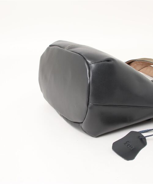 fes（フェス）の「【fes/フェス】 カウレザー 2wayハンドバッグ（ハンドバッグ・レディース・レッド/グリーン/キャメル/ネイビー・FREE）」の6枚目の写真