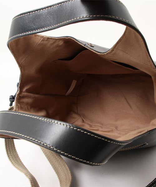 fes（フェス）の「【fes/フェス】 カウレザー 2wayハンドバッグ（ハンドバッグ・レディース・レッド/グリーン/キャメル/ネイビー・FREE）」の7枚目の写真