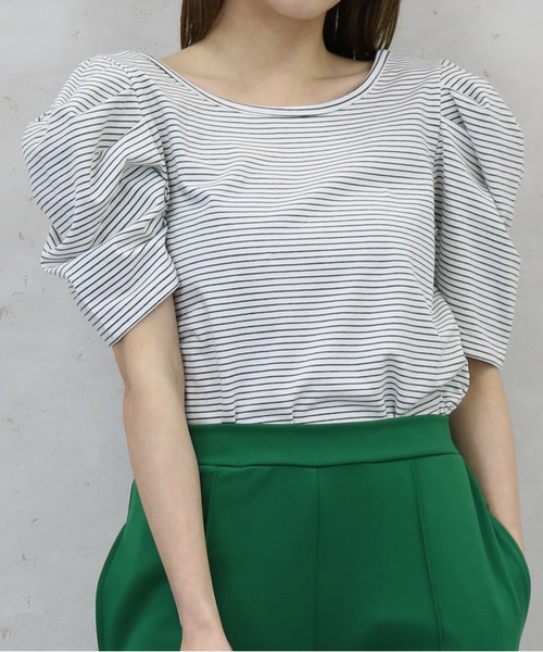 Per sist ence(パーシエンス)の「ボーダーパフスリーブ/スクエア&クルーネック前後2WAYカットソー(Tシャツ/カットソー・レディース・ホワイト系その他/ベージュ系その他/グリーン系その他/ブルー系その他/ホワイト系その他2・FREE)」の1枚目の写真
