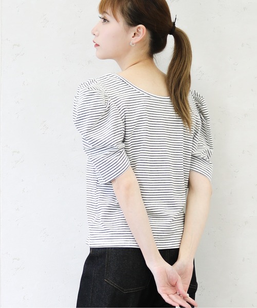 Per sist ence(パーシエンス)の「ボーダーパフスリーブ/スクエア&クルーネック前後2WAYカットソー(Tシャツ/カットソー・レディース・ホワイト系その他/ベージュ系その他/グリーン系その他/ブルー系その他/ホワイト系その他2・FREE)」の6枚目の写真