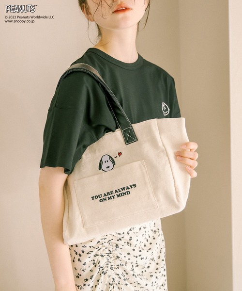 OLIVE des OLIVE(オリーブデオリーブ)の「PEANUTSミニトートBAG(トートバッグ・レディース・オフホワイト/アイボリー・FREE)」の4枚目の写真