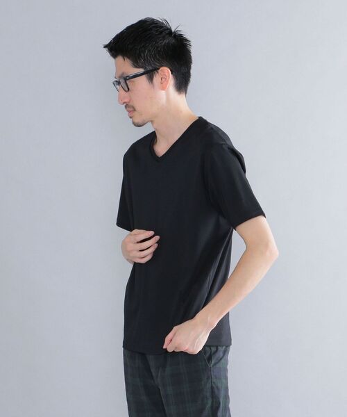 SHIPS(シップス)の「SHIPS: ALBINI Vネック 無地 Tシャツ(Tシャツ/カットソー・メンズ・ホワイト/ブラック/ネイビー/ダークグレー・SMALL/MEDIUM/LARGE/X-LARGE)」の15枚目の写真