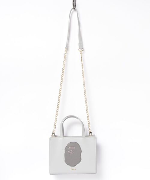 A BATHING APE(アベイシングエイプ)の「APE HEAD PATCHED BAG L(ショルダーバッグ・レディース・グレー/ブラック・FREE)」の4枚目の写真