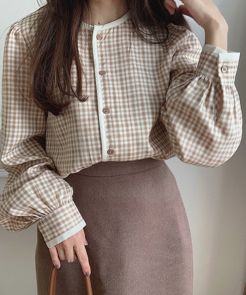 LAUIR(ラウアー)の「パイピングチェックブラウス(シャツ/ブラウス・レディース・ブラック/ブラウン/ベージュ・LARGE/MEDIUM/SMALL)」の3枚目の写真