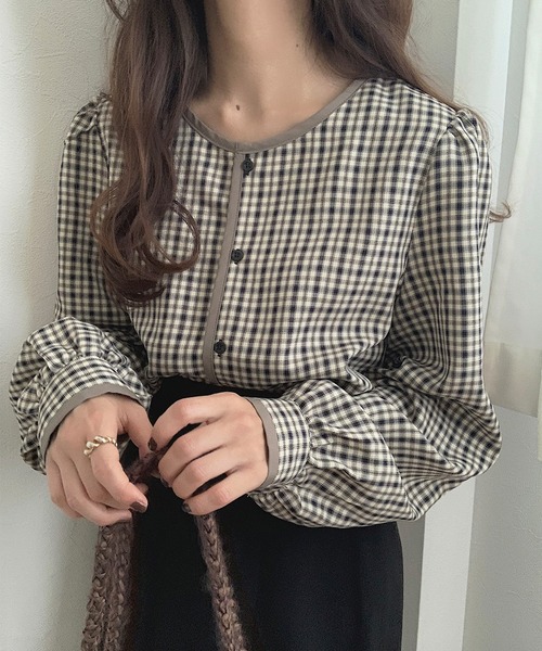 LAUIR(ラウアー)の「パイピングチェックブラウス(シャツ/ブラウス・レディース・ブラック/ブラウン/ベージュ・LARGE/MEDIUM/SMALL)」の1枚目の写真