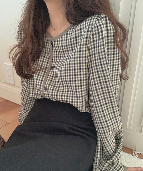 LAUIR(ラウアー)の「パイピングチェックブラウス(シャツ/ブラウス・レディース・ブラック/ブラウン/ベージュ・LARGE/MEDIUM/SMALL)」の5枚目の写真