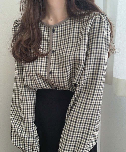 LAUIR(ラウアー)の「パイピングチェックブラウス(シャツ/ブラウス・レディース・ブラック/ブラウン/ベージュ・LARGE/MEDIUM/SMALL)」の6枚目の写真
