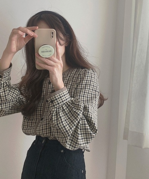 LAUIR(ラウアー)の「パイピングチェックブラウス(シャツ/ブラウス・レディース・ブラック/ブラウン/ベージュ・LARGE/MEDIUM/SMALL)」の7枚目の写真