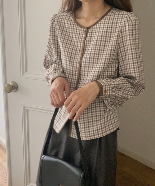 LAUIR(ラウアー)の「パイピングチェックブラウス(シャツ/ブラウス・レディース・ブラック/ブラウン/ベージュ・LARGE/MEDIUM/SMALL)」の11枚目の写真