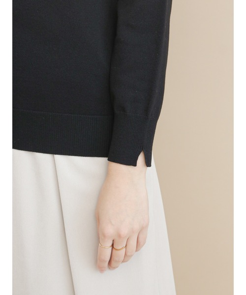 Te chichi(テチチ)の「袖口スリットクルーネックカーディガン(カーディガン/ボレロ・レディース・グリーン/ブラック/ベージュ/パープル/ブラウン・フリ-)」の15枚目の写真