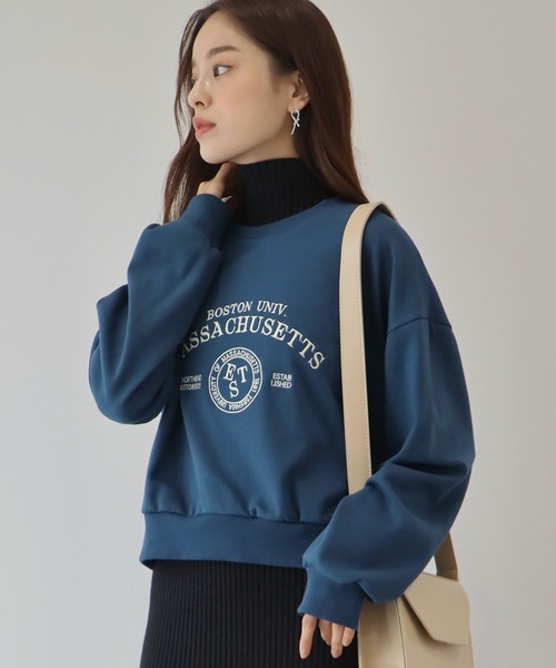 BLUEEAST（ブルーイースト）の「ロゴ刺繍＆プリント ショート丈スウェット（スウェット・レディース・ブラック/グレー/ピンク/ブルー/ライトグレー・MEDIUM）」の4枚目の写真