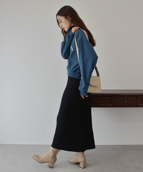 BLUEEAST（ブルーイースト）の「ロゴ刺繍＆プリント ショート丈スウェット（スウェット・レディース・ブラック/グレー/ピンク/ブルー/ライトグレー・MEDIUM）」の19枚目の写真