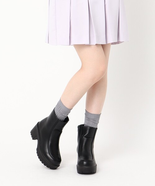 cs T&P(シーエスティーアンドピー)の「◆サイドジップ・ショートブーツ【厚底/csT&P】(ブーツ・レディース・ブラック/アイボリー・LL/S/M/L)」の5枚目の写真