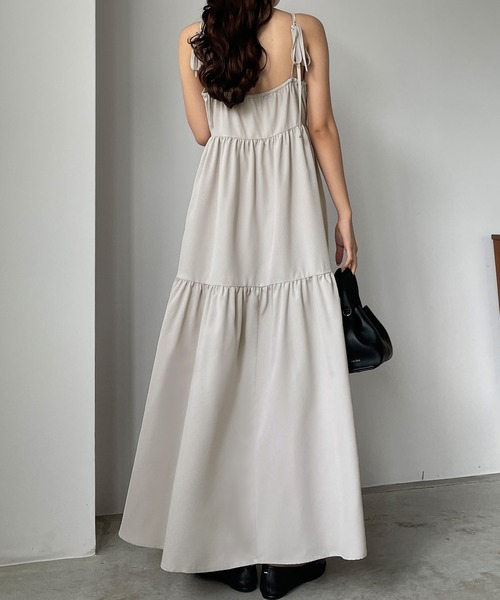 Louere（ルエレ）の「リボンティアードキャミワンピース（ワンピース・レディース・ブラック/クリーム/ライトグレー/ベージュ/チャコール・SMALL/MEDIUM/LARGE/X-LARGE）」の16枚目の写真